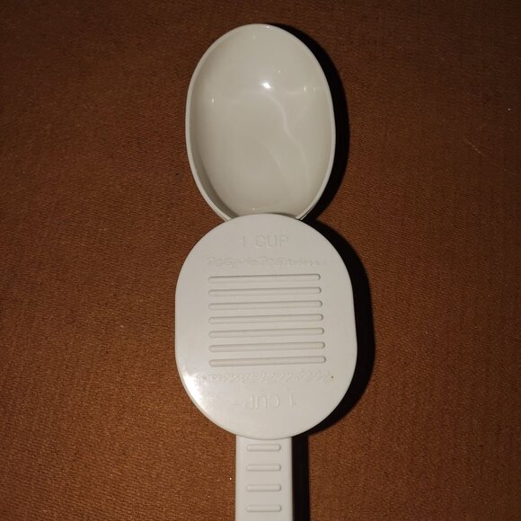 WEIGHT WATCHERS-6 Adjustable White Plastic Measuring Spoons & Cups * - Picture 3 of 3
